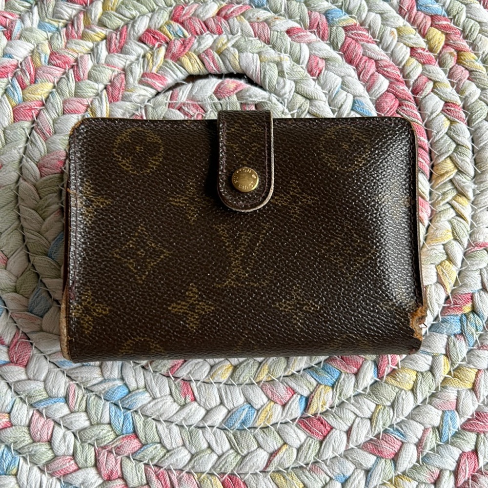 LV Monogram Kisslock Wallet